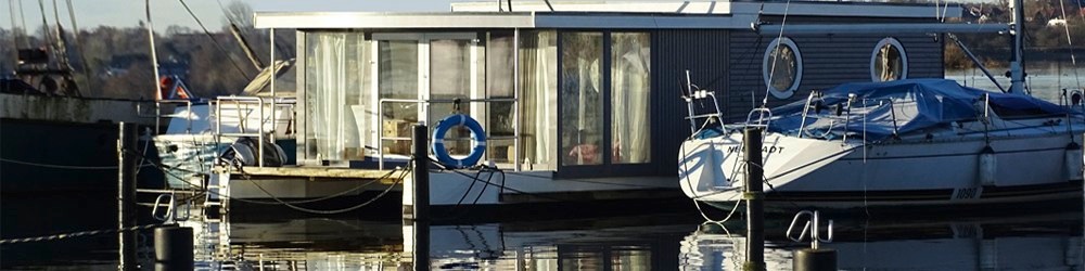 Bugansicht vom Hausboot Bugansicht vom Hausboot